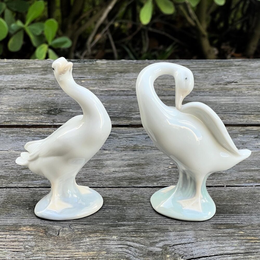 Vintage Lot Of 2 Lladro Preening Long Neck Swan Goose Figurines Pair Little Duck